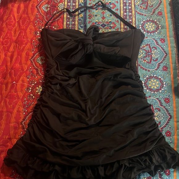 COPY - Black one piece swimsuit - Picture 2 of 4